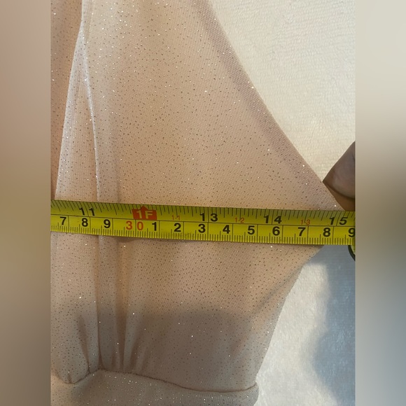 Sweet storm cream evening gown. - Picture 9 of 10